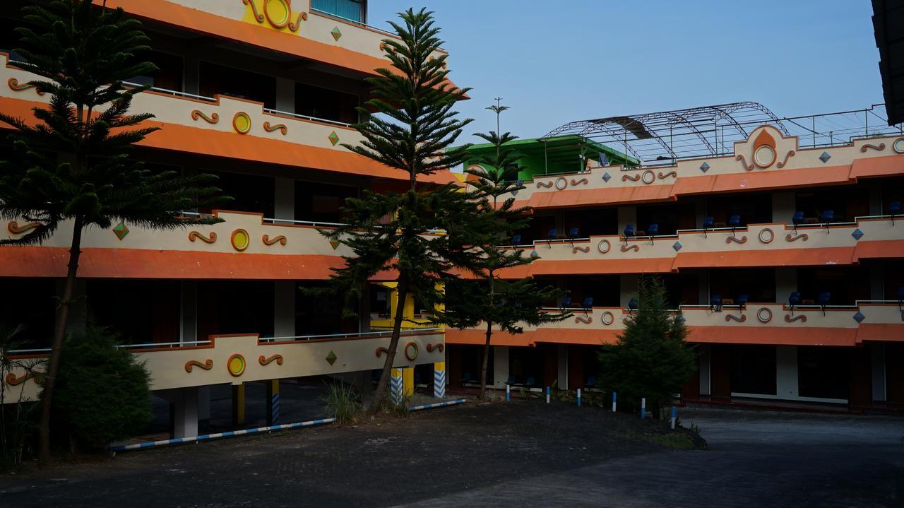 Hotel Surya Indah Batu Malang Ngoại thất bức ảnh