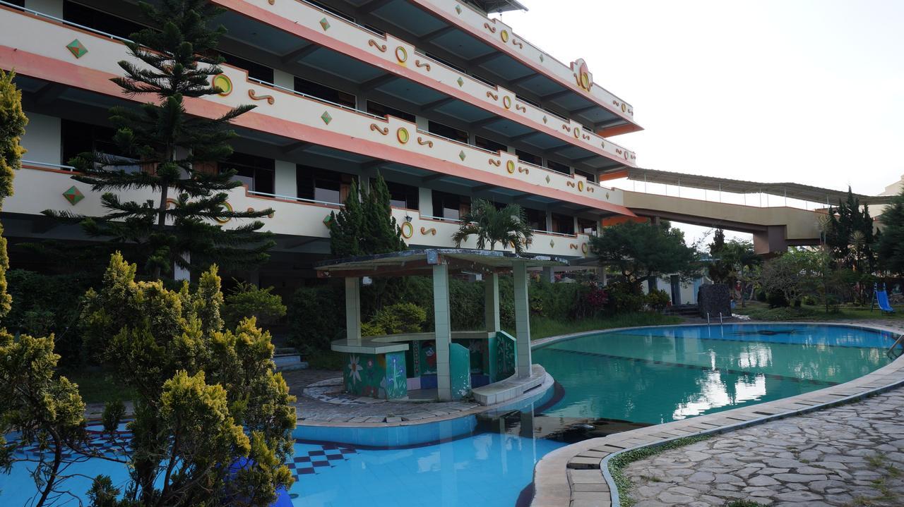 Hotel Surya Indah Batu Malang Ngoại thất bức ảnh