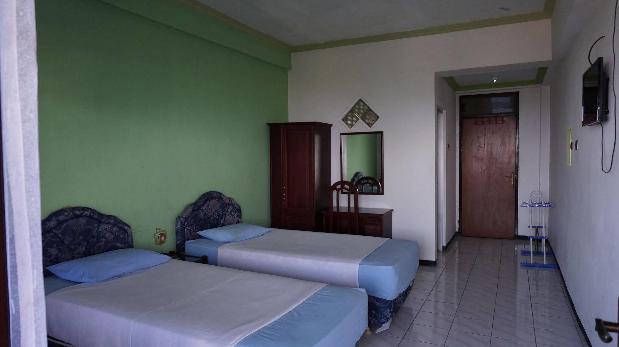 Hotel Surya Indah Batu Malang Ngoại thất bức ảnh