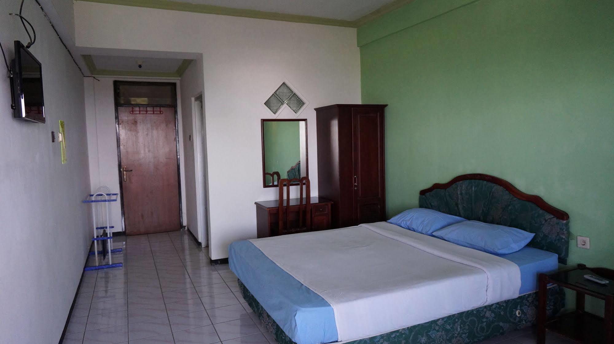 Hotel Surya Indah Batu Malang Ngoại thất bức ảnh