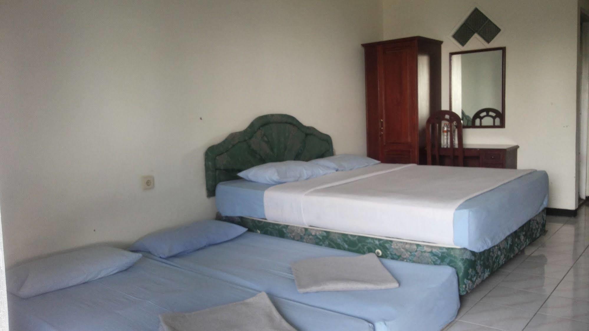 Hotel Surya Indah Batu Malang Ngoại thất bức ảnh