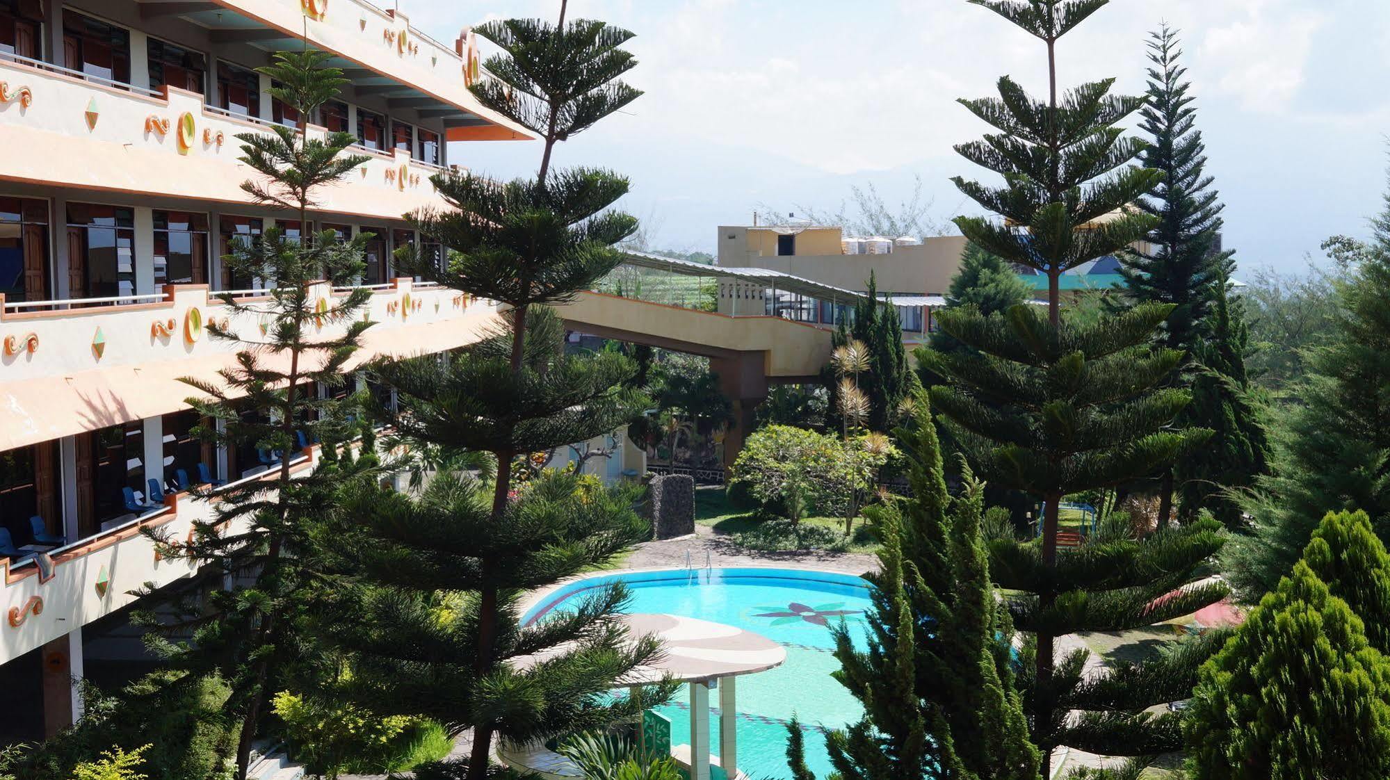 Hotel Surya Indah Batu Malang Ngoại thất bức ảnh