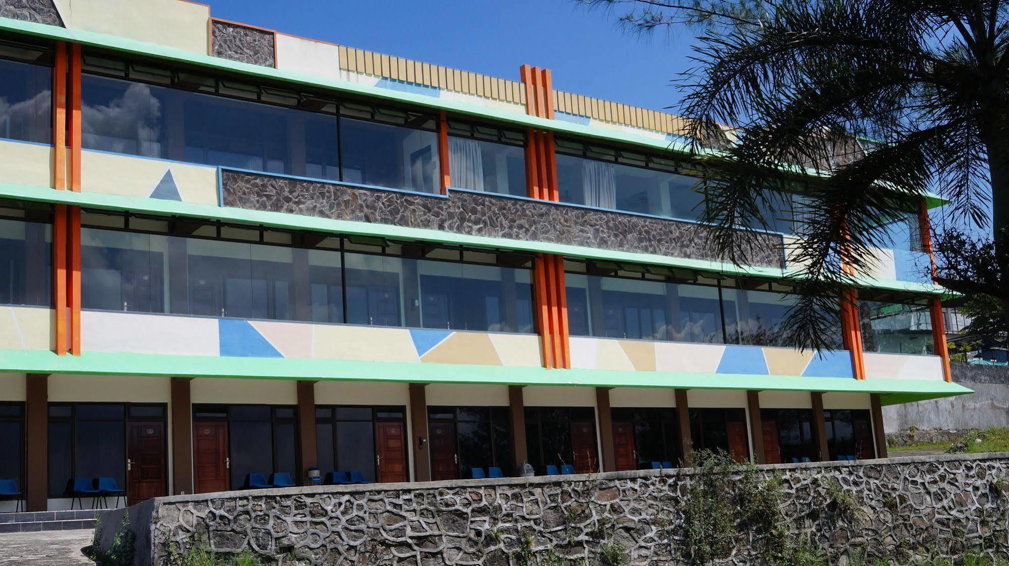 Hotel Surya Indah Batu Malang Ngoại thất bức ảnh