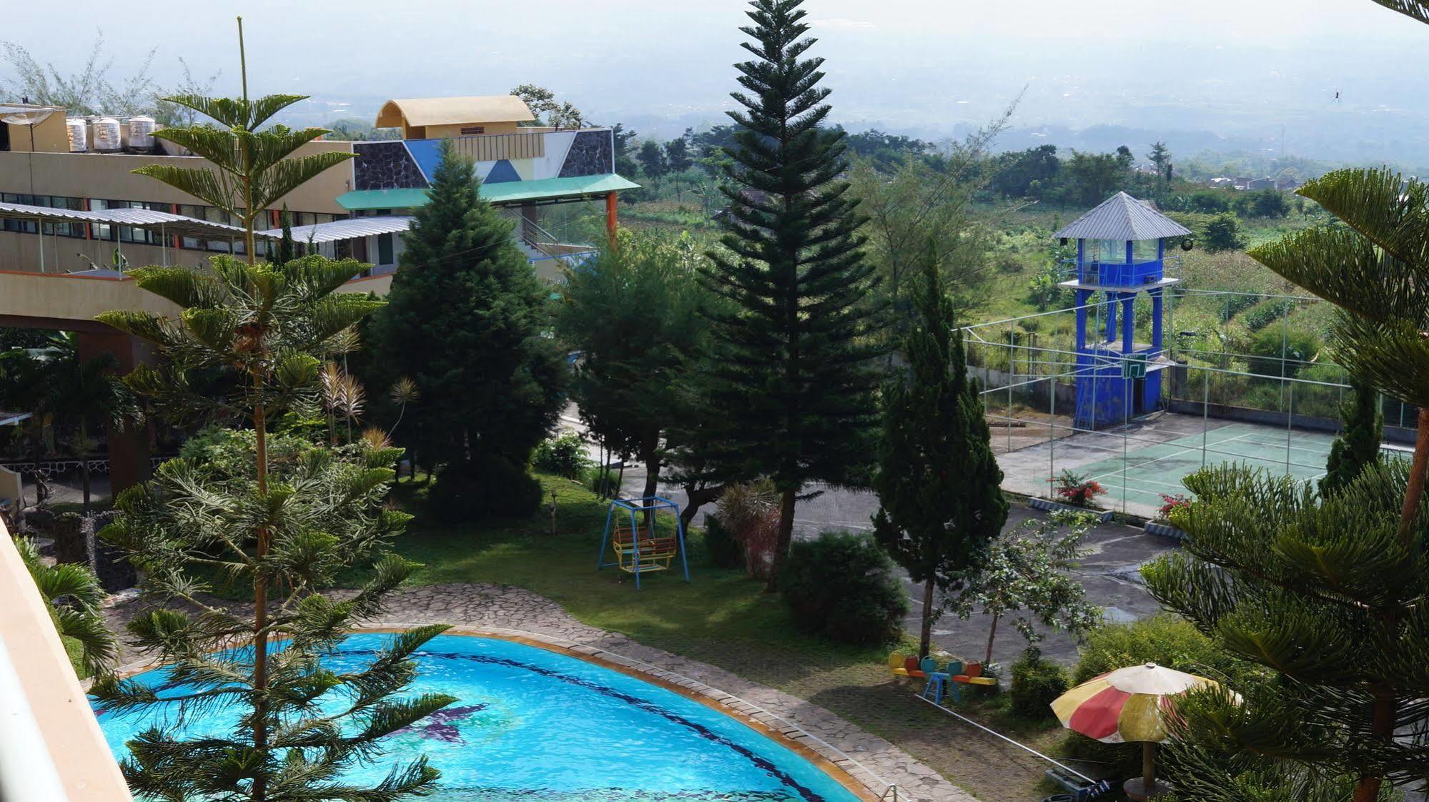 Hotel Surya Indah Batu Malang Ngoại thất bức ảnh